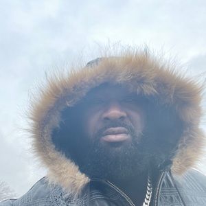 Meet your Posher, Sabastian